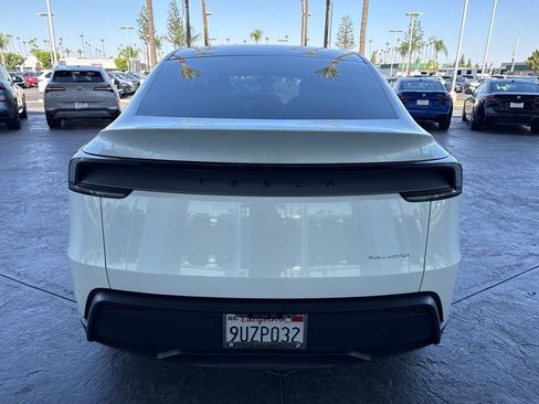 Used 2026 Tesla Model Y Long Range AWD/4WD image 4