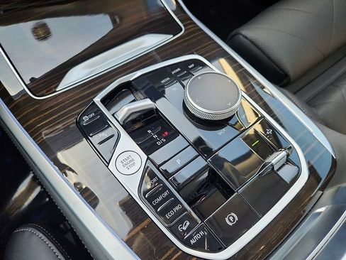 Certified 2024 BMW X7 xDrive40i w/ Premium Package image 17