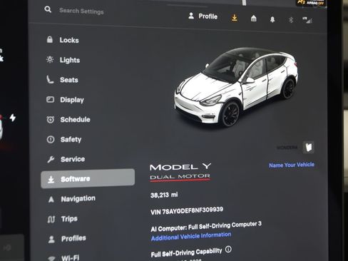 Used 2022 Tesla Model Y Performance AWD/4WD image 18