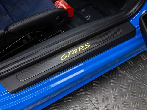 Used 2025 Porsche 718 Cayman GT4 RS RWD image 39