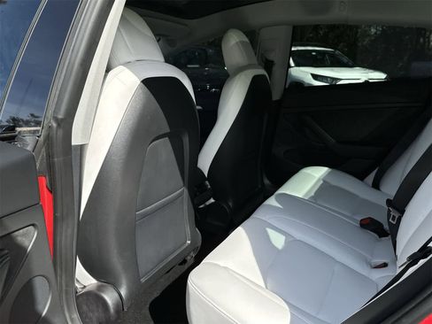 Used 2022 Tesla Model 3 Long Range image 12