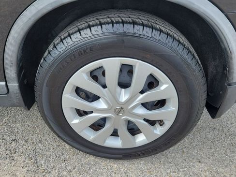 Used 2016 Nissan Rogue S w/ Appearance Package image 8