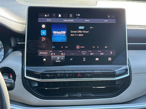 Used 2023 Jeep Compass Limited image 16