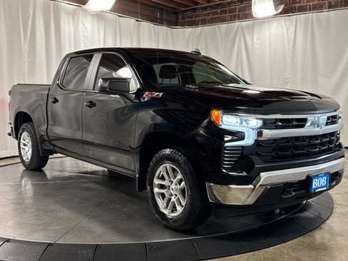 Used 2023 Chevrolet Silverado 1500 LT w/ Z71 Off-Road Package AWD/4WD image 7
