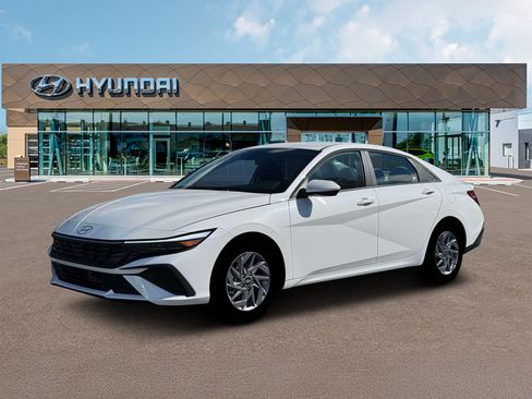 New 2026 Hyundai Elantra Hybrid FWD image 2