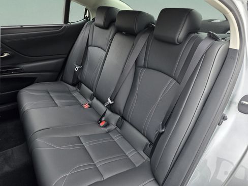 New 2025 Lexus ES 350 Ultra Luxury image 18