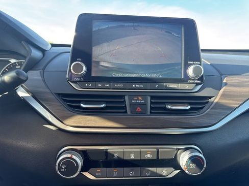 Used 2024 Nissan Altima 2.5 SV image 20