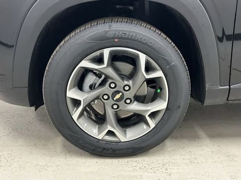 New 2026 Chevrolet Trax LT w/ LT Convenience Package FWD image 30