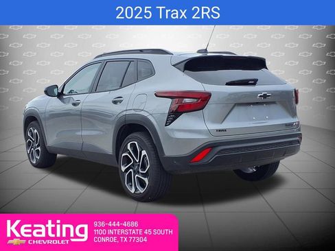 Used 2025 Chevrolet Trax RS w/ Driver Confidence Package FWD image 2