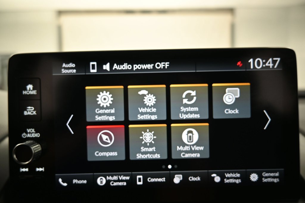 Used 2025 Honda Pilot TrailSport image 12