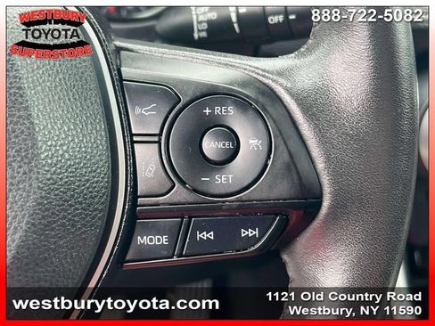 Used 2022 Toyota RAV4 XLE Premium AWD/4WD image 26