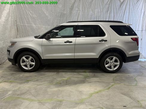 Used 2018 Ford Explorer 4WD w/ Class II Trailer Tow Package image 13