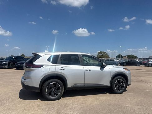 Certified 2024 Nissan Rogue SV AWD/4WD image 24