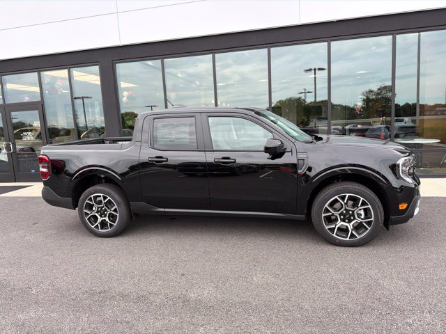 New 2026 Ford Maverick Lariat w/ 4K Tow Package AWD/4WD image 2