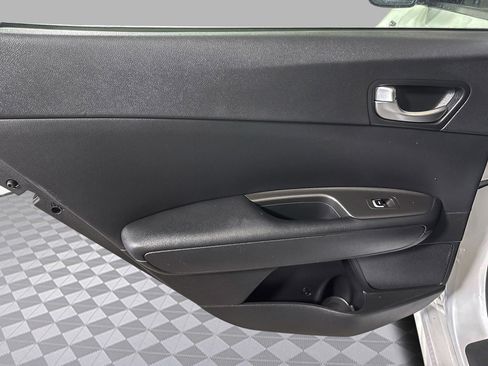 Used 2018 Kia Optima S image 23