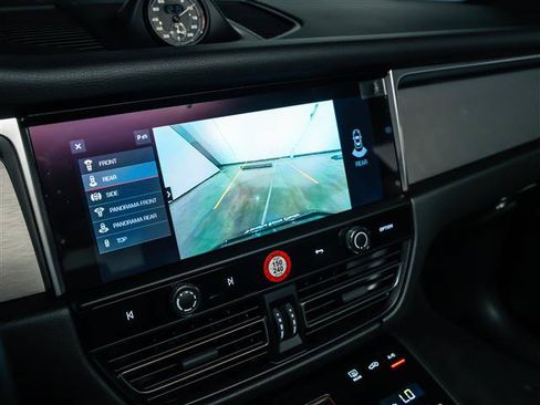 Certified 2026 Porsche Macan AWD/4WD image 26