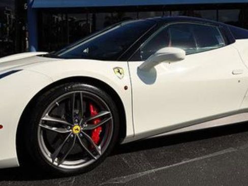 Used 2018 Ferrari 488 Spider image 1