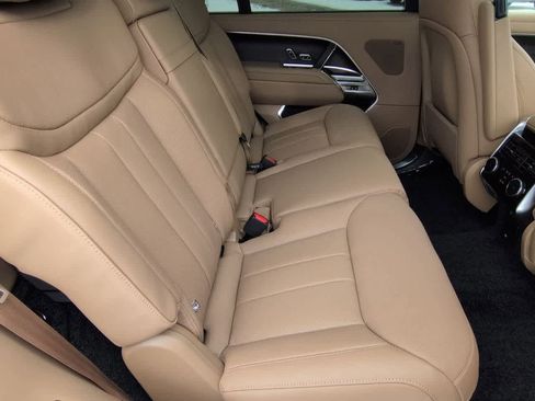 New 2026 Land Rover Range Rover Long Wheelbase SE image 21