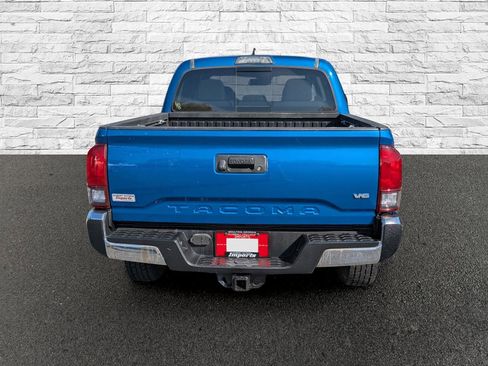 Used 2018 Toyota Tacoma SR5 image 7