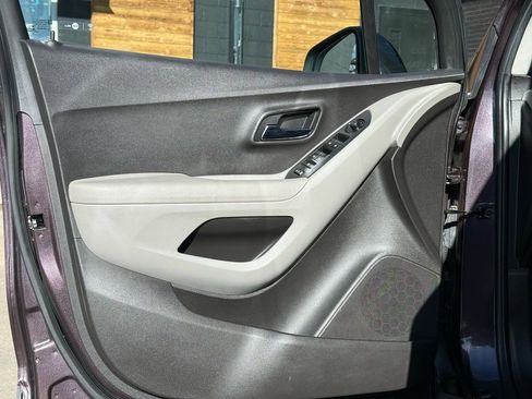 Used 2016 Chevrolet Trax LT w/ LT Convenience Package image 22