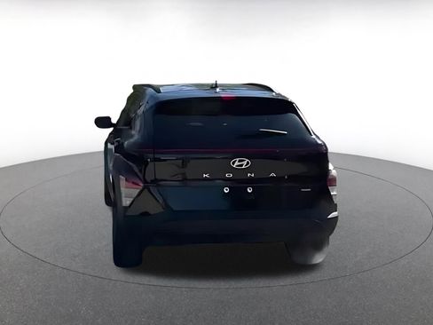 Used 2025 Hyundai Kona SEL image 8