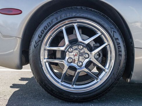 Used 1999 Chevrolet Corvette Convertible w/ Memory Pkg image 44