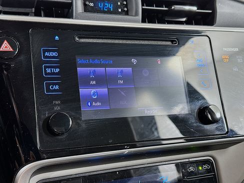 Used 2017 Toyota Corolla LE w/ Carpet Mat Package (TMS) FWD image 21