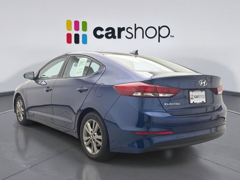 Used 2018 Hyundai Elantra SEL image 2