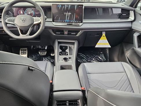 New 2026 Volkswagen Tiguan SE R-Line image 8