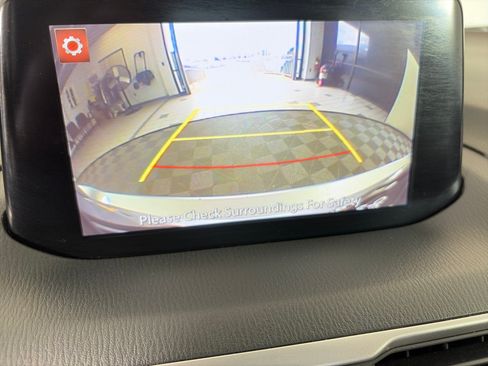 Used 2018 MAZDA MAZDA3 Touring FWD image 17