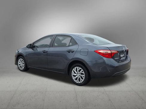 Used 2017 Toyota Corolla LE FWD image 4