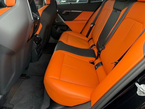 Used 2025 BMW M5 w/ Executive Package image 43