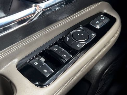 Used 2025 Lincoln Corsair FWD image 25