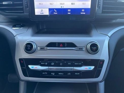 Used 2022 Ford Explorer XLT w/ Equipment Group 202A AWD/4WD image 20