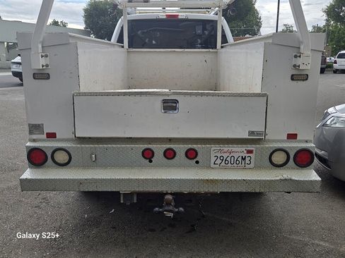 Used 2018 Ford F250 XL w/ Power Equipment Group RWD image 4
