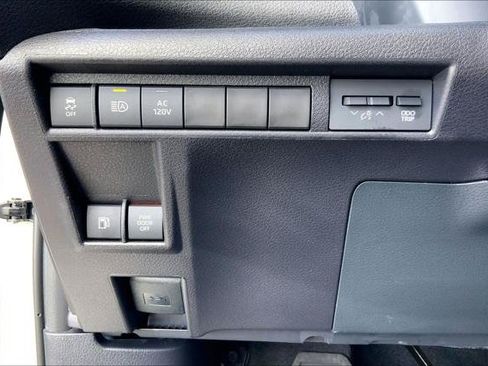 Certified 2026 Toyota Sienna XLE Woodland Edition AWD/4WD image 33