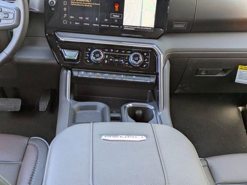 New 2026 GMC Sierra 3500 Denali w/ Denali Reserve Package AWD/4WD image 18