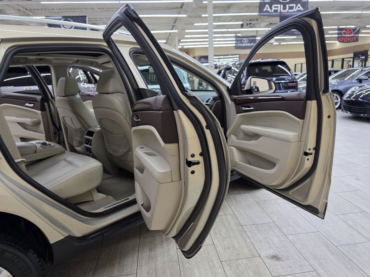 Used 2011 Cadillac SRX Luxury FWD image 14