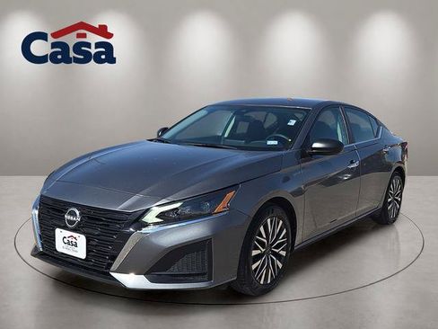 Used 2025 Nissan Altima 2.5 SV FWD image 1