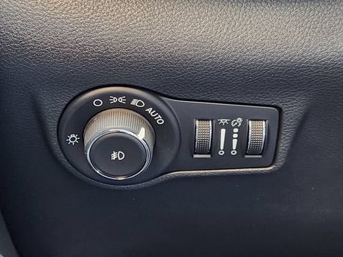 Used 2026 Jeep Compass Trailhawk AWD/4WD image 23