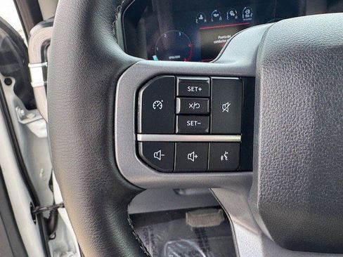 Used 2025 Ford F250 Lariat AWD/4WD image 15