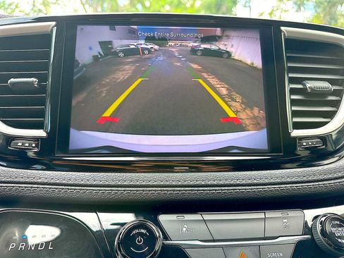 Used 2022 Chrysler Pacifica Touring-L image 22