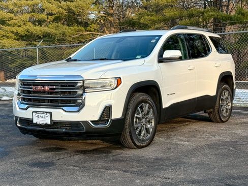 Used 2023 GMC Acadia SLE w/ Driver Convenience Package image 3