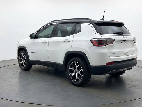 Used 2025 Jeep Compass Limited image 6