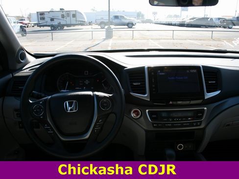 Used 2017 Honda Pilot EX image 13