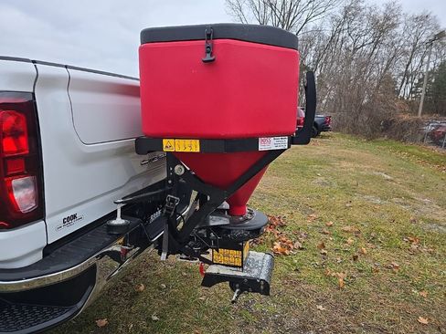 Used 2022 GMC Sierra 2500 SLE w/ SLE Value Package; image 11