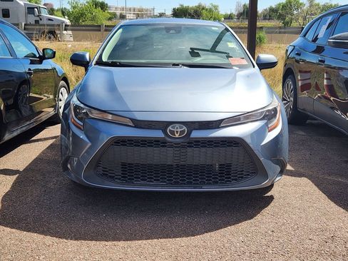 Used 2020 Toyota Corolla LE w/ LE Premium Package FWD image 3
