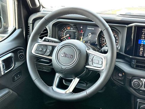 New 2026 Jeep Wrangler Unlimited Sahara AWD/4WD image 26