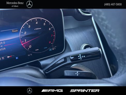 Used 2025 Mercedes-Benz GLC 300 image 27