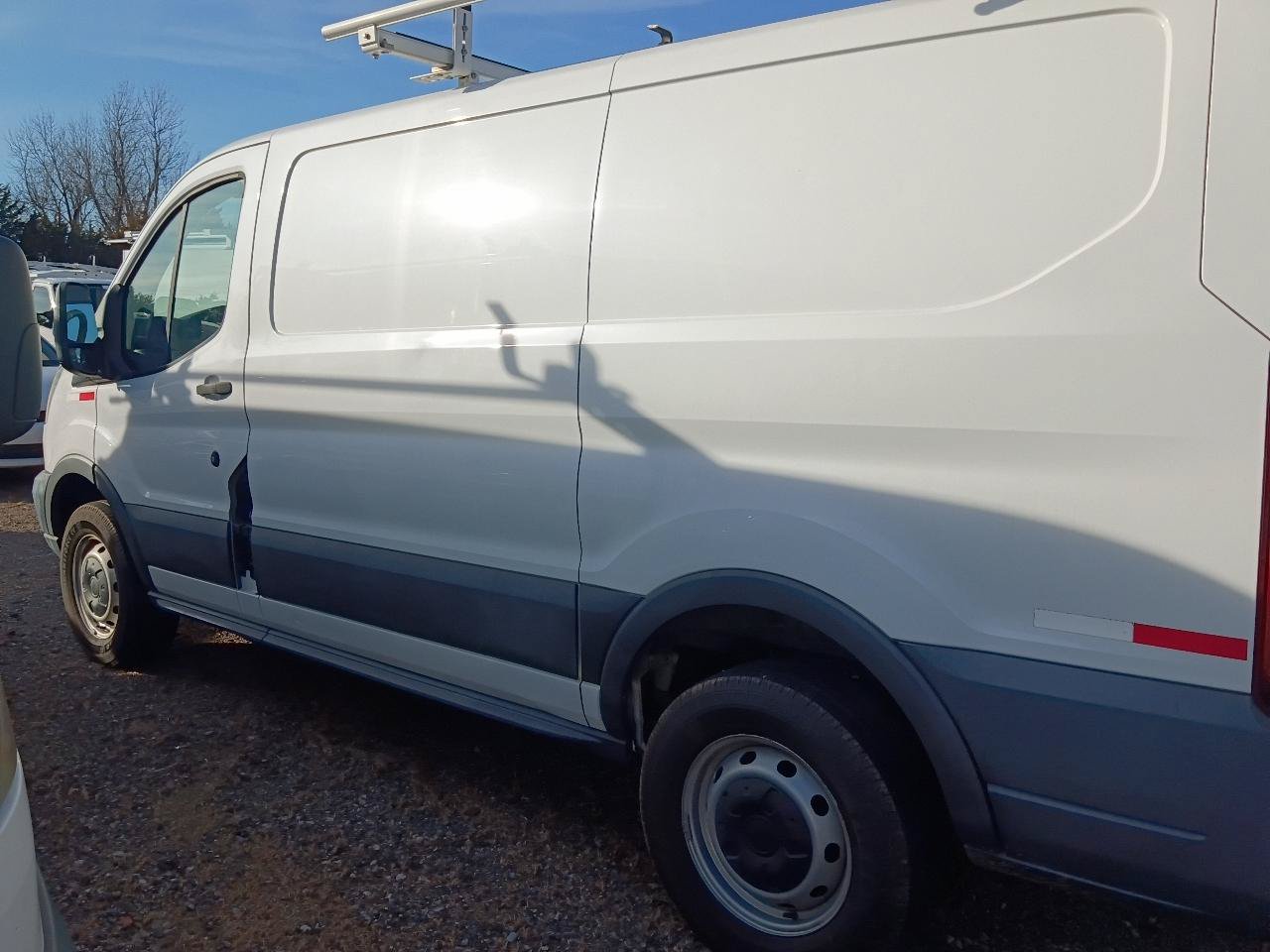 Used 2016 Ford Transit 250 130 Low Roof RWD image 5